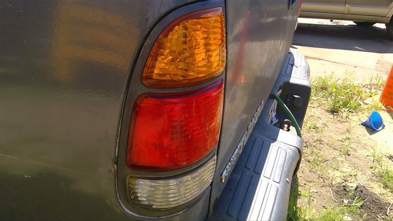 Tail Light Assembly TOYOTA TUNDRA Left 00 01 02 03 04