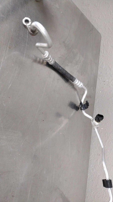 2010-12 Hyundai Santa Fe A/C Refrigerant Liquid Hose Condenser to Evap