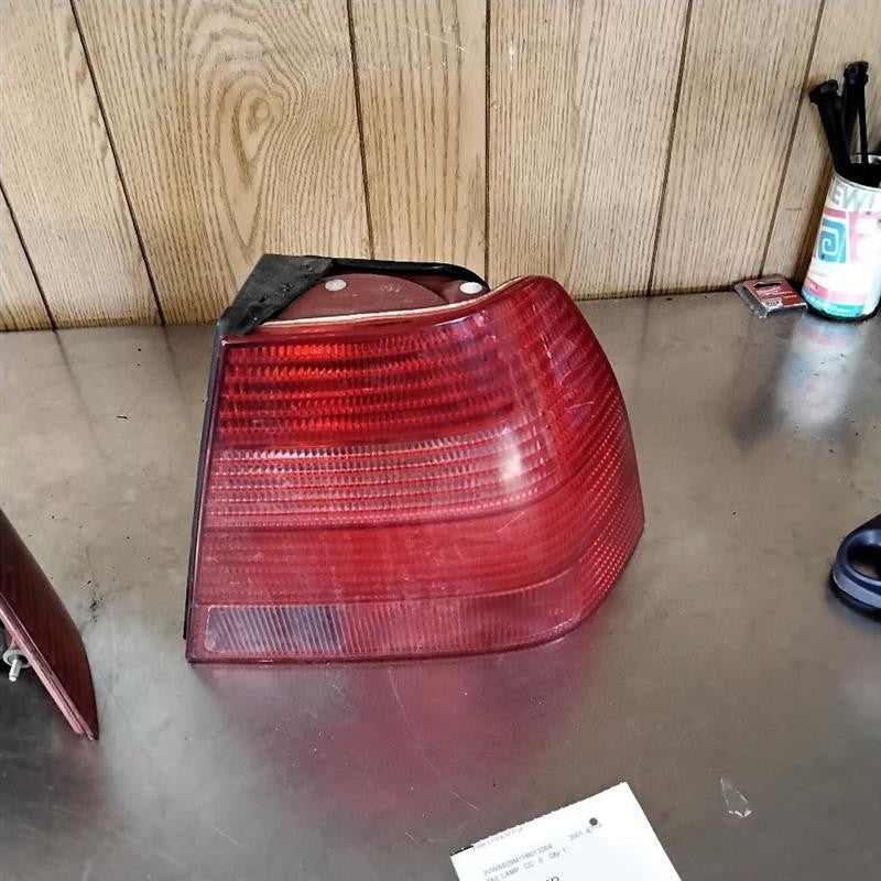 Tail Light Assembly JETTA EXCEPT GLI Right 99 00 01 02 03