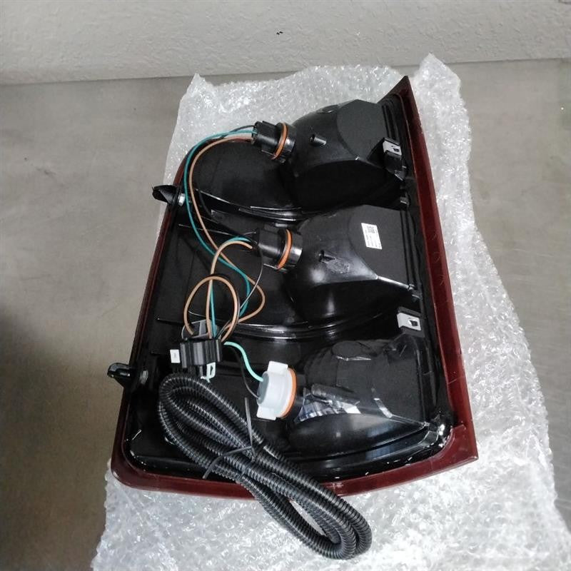 Tail Light Assembly GMC SIERRA 1500 Right 07 08 09 10 11 12 13