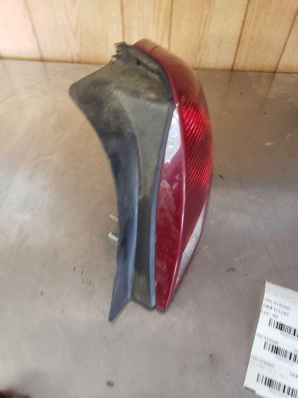 Tail Light Assembly FORD TAURUS Right 00 01 02 03