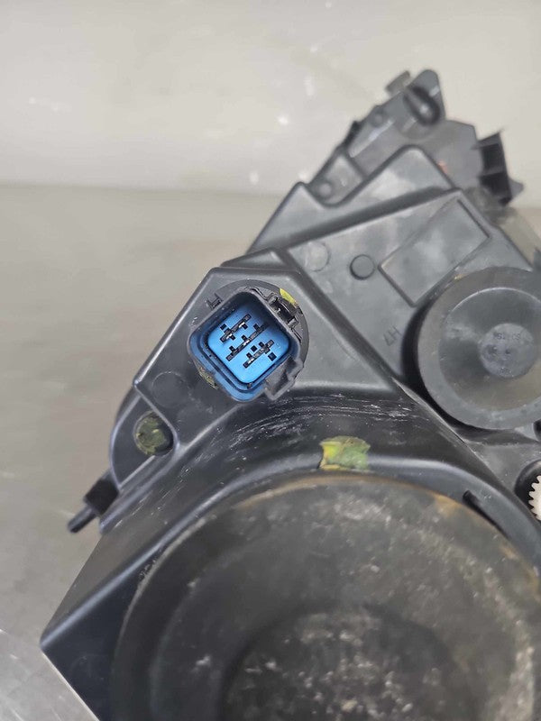 2010-2012 Ford Fusion Right Headlamp Assembly OEM# 	9E5Z13008A
