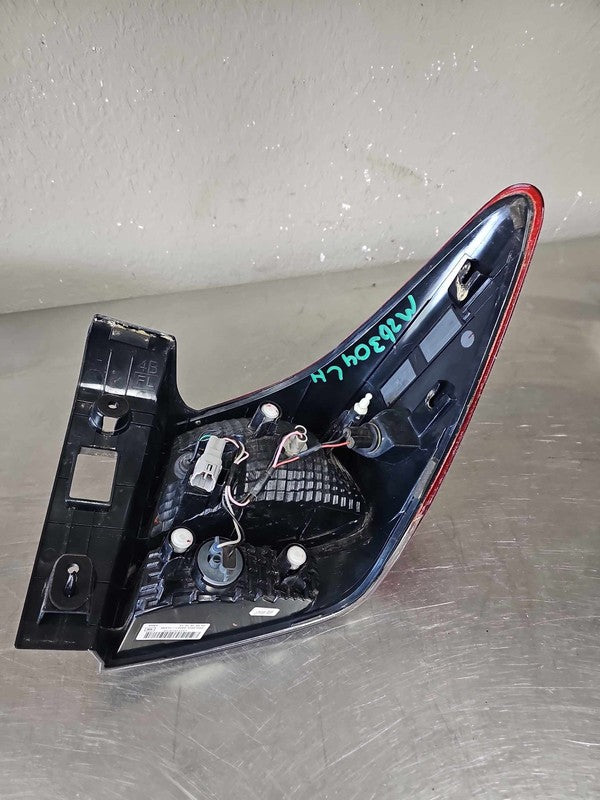 2018-2019 Subaru XV Crosstrek Left Quarter Tail Light Assembly OEM# 84
