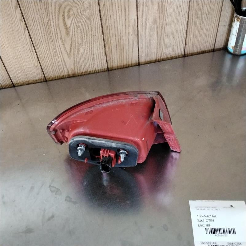 Tail Light Assembly VW PASSAT Right 06 07 08