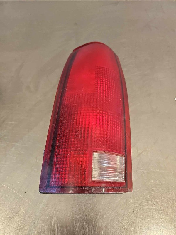 Tail Light Assembly CHEVY PICKUP 1500 Left 88 89 90 91 92 93 94 95 96 