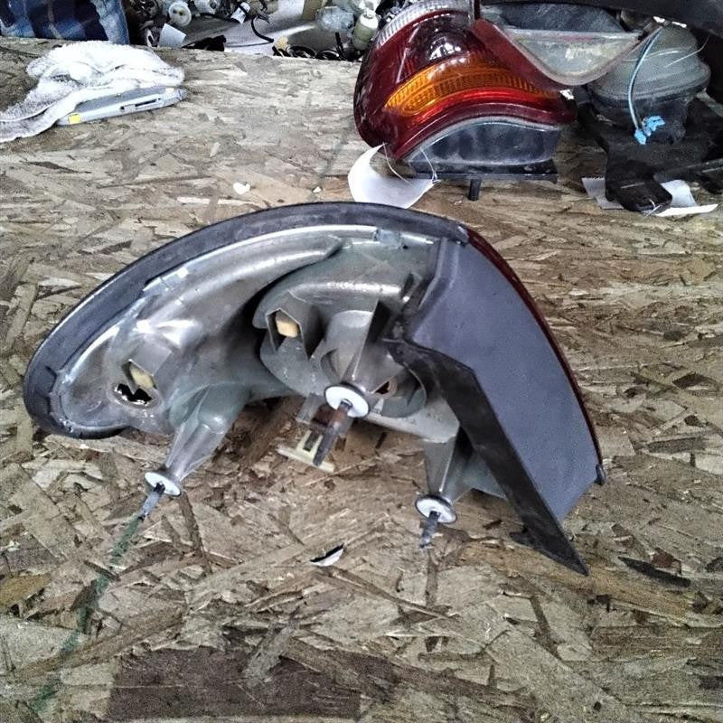 Tail Light Assembly BUICK LESABRE Right 00