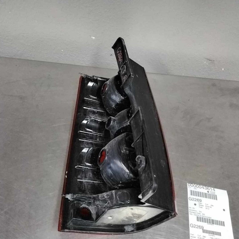 Tail Light Assembly SUBURBAN 1500 Right 07 08 09 10 11 12 13 14
