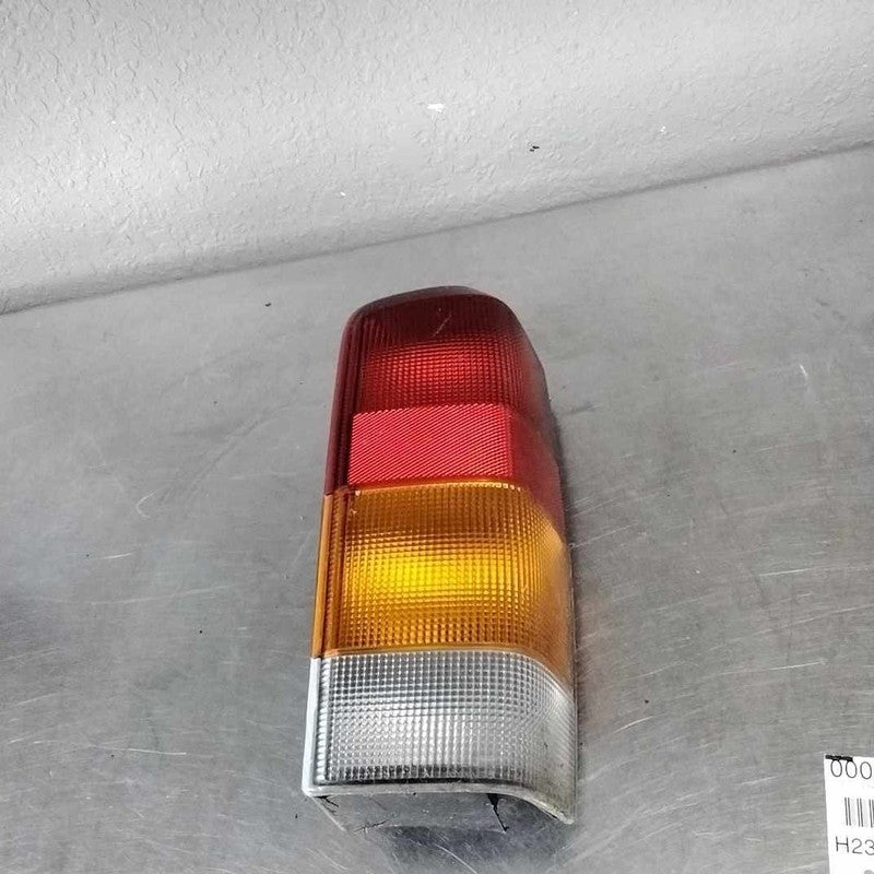 Tail Light Assembly JEEP CHEROKEE Right 97 98 99 00 01