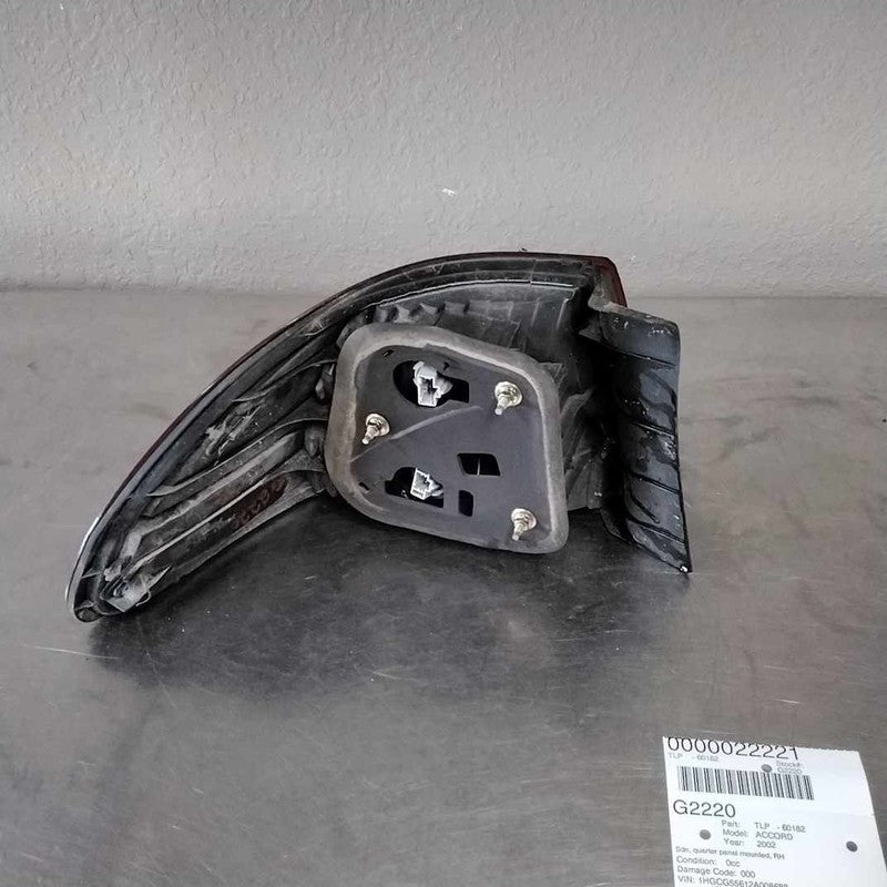 Tail Light Assembly HONDA ACCORD Right 01 02