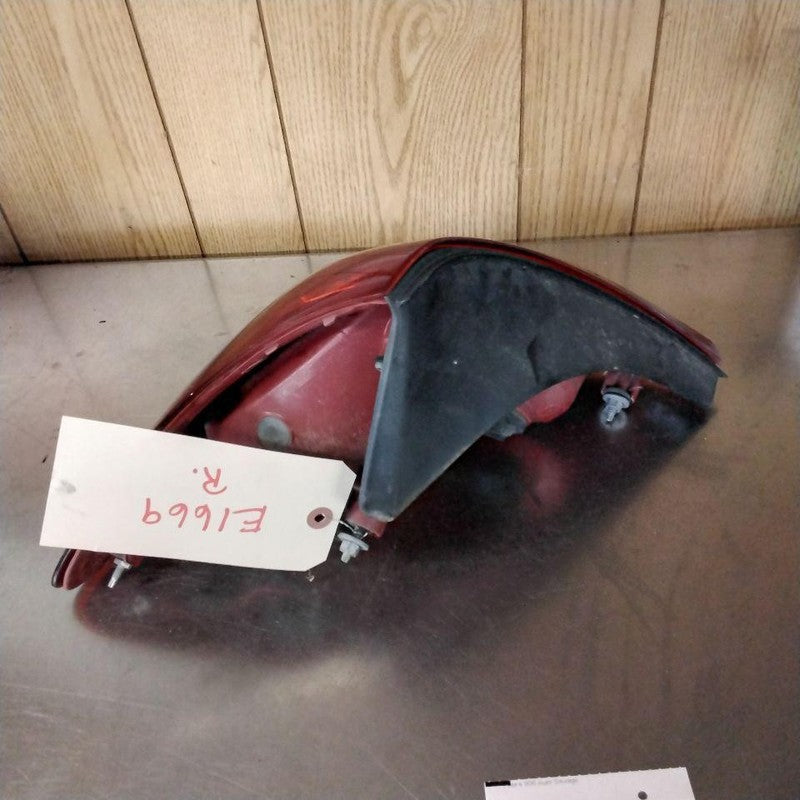 Tail Light Assembly PONTIAC G6 Right 05 06 07 08 09 10