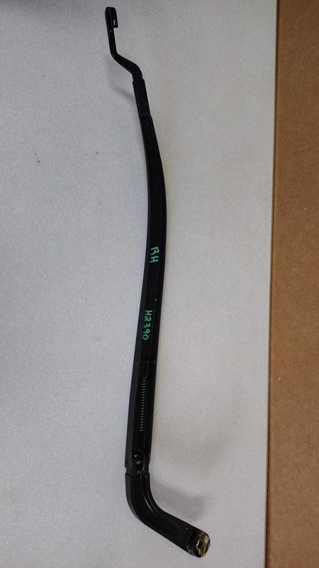 2014-2023 Jeep Cherokee Right Wiper Arm OEM# 68197137AB