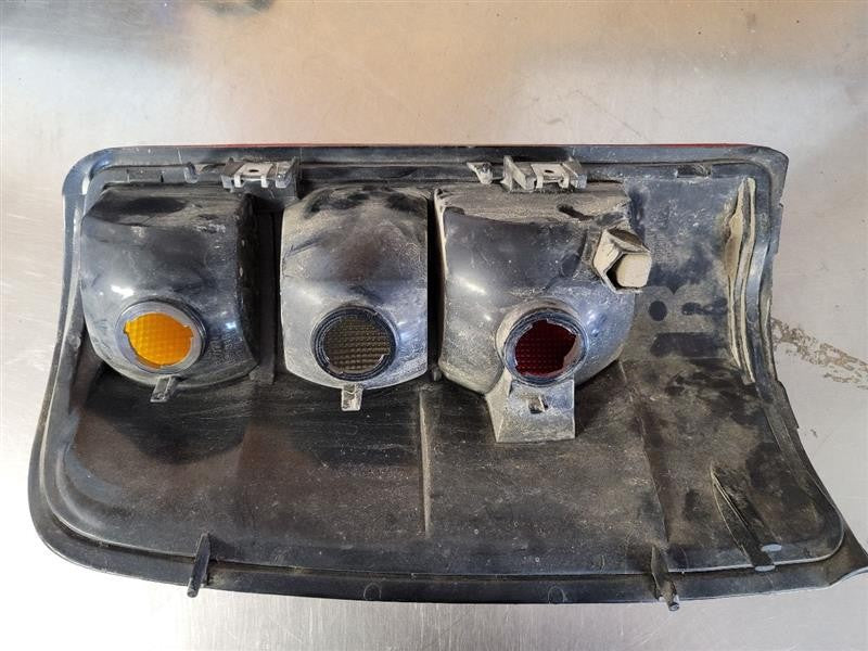 Tail Light Assembly CHEVY TAHOE Right 00 01 02 03