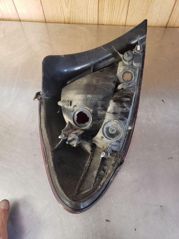 Tail Light Assembly FORD TAURUS Right 00 01 02 03
